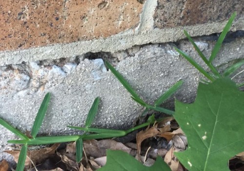 How do you know if concrete crack is serious?